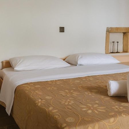 Menexes Suites Monemvasia Bagian luar foto
