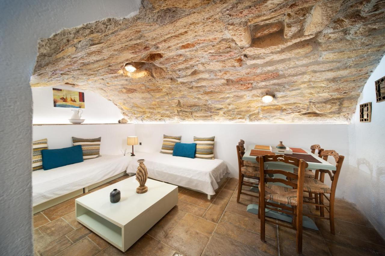Menexes Suites Monemvasia Bagian luar foto