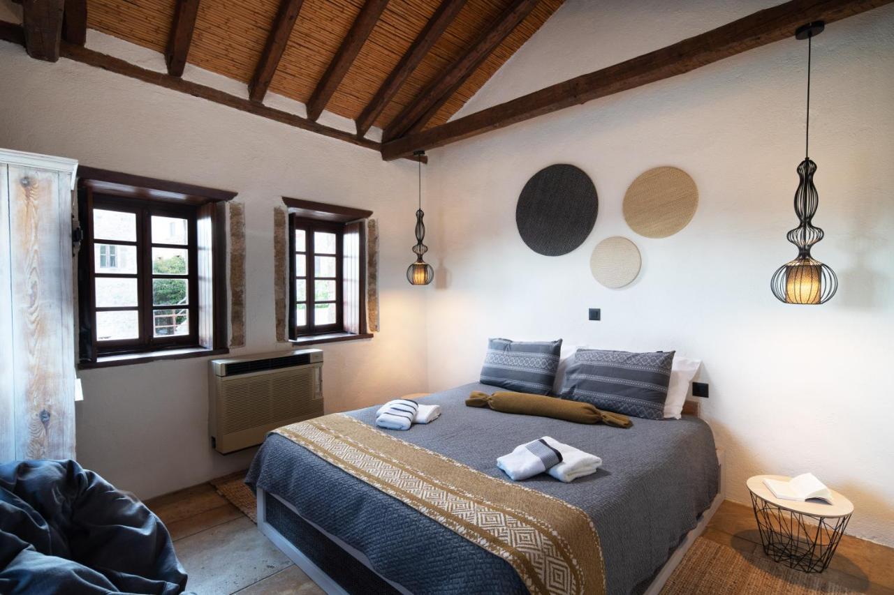 Menexes Suites Monemvasia Bagian luar foto