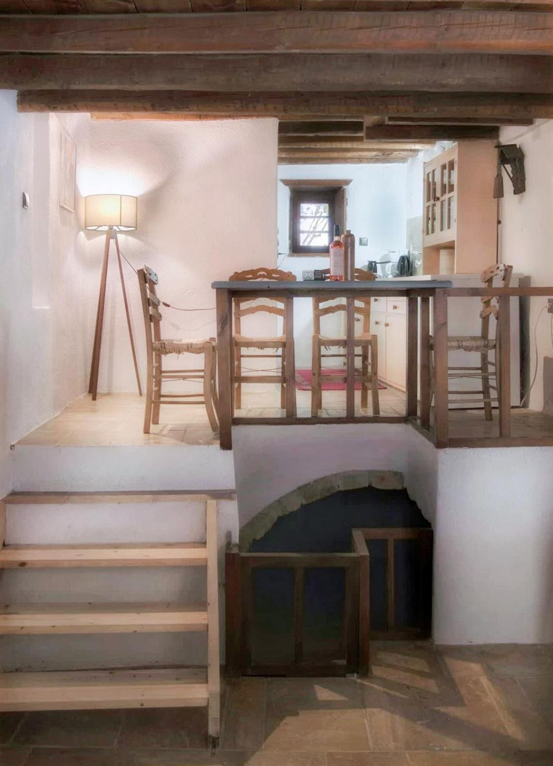 Menexes Suites Monemvasia Bagian luar foto