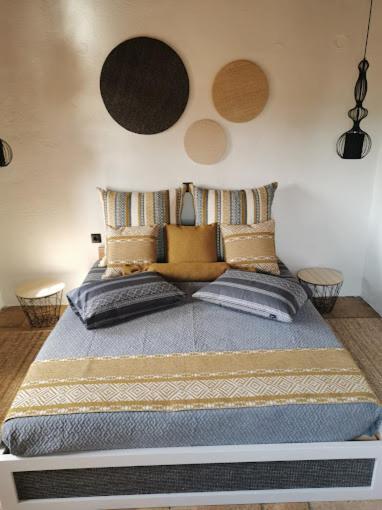 Menexes Suites Monemvasia Bagian luar foto