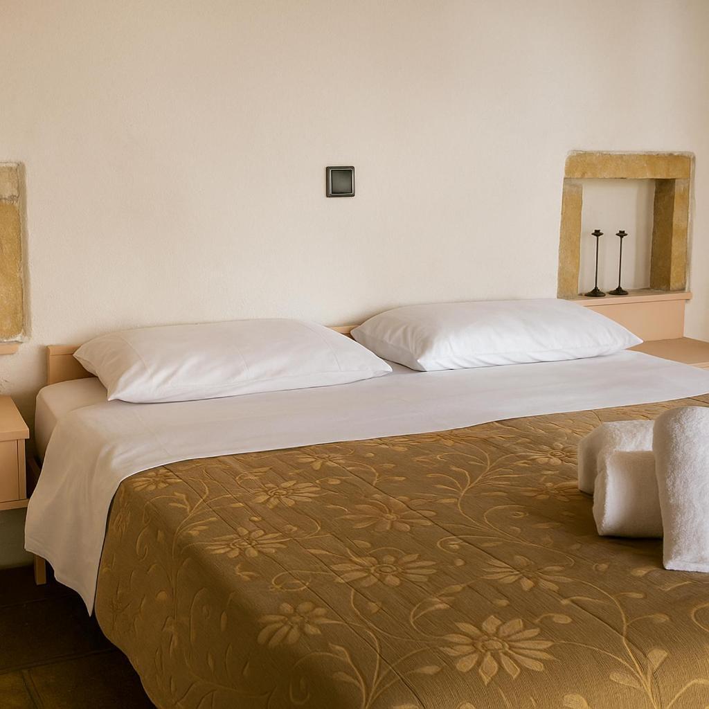 Menexes Suites Monemvasia Bagian luar foto
